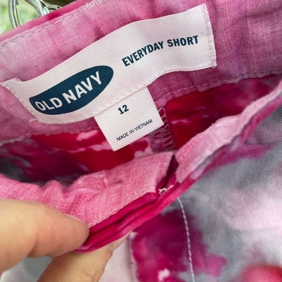 Old Navy hand crafted tie dyed Everyday Shorts 5” Size 12 - Picture 3 of 5